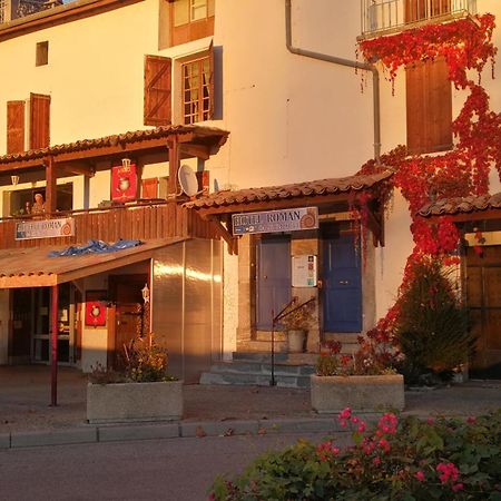 La Javie Auberge Roman מראה חיצוני תמונה