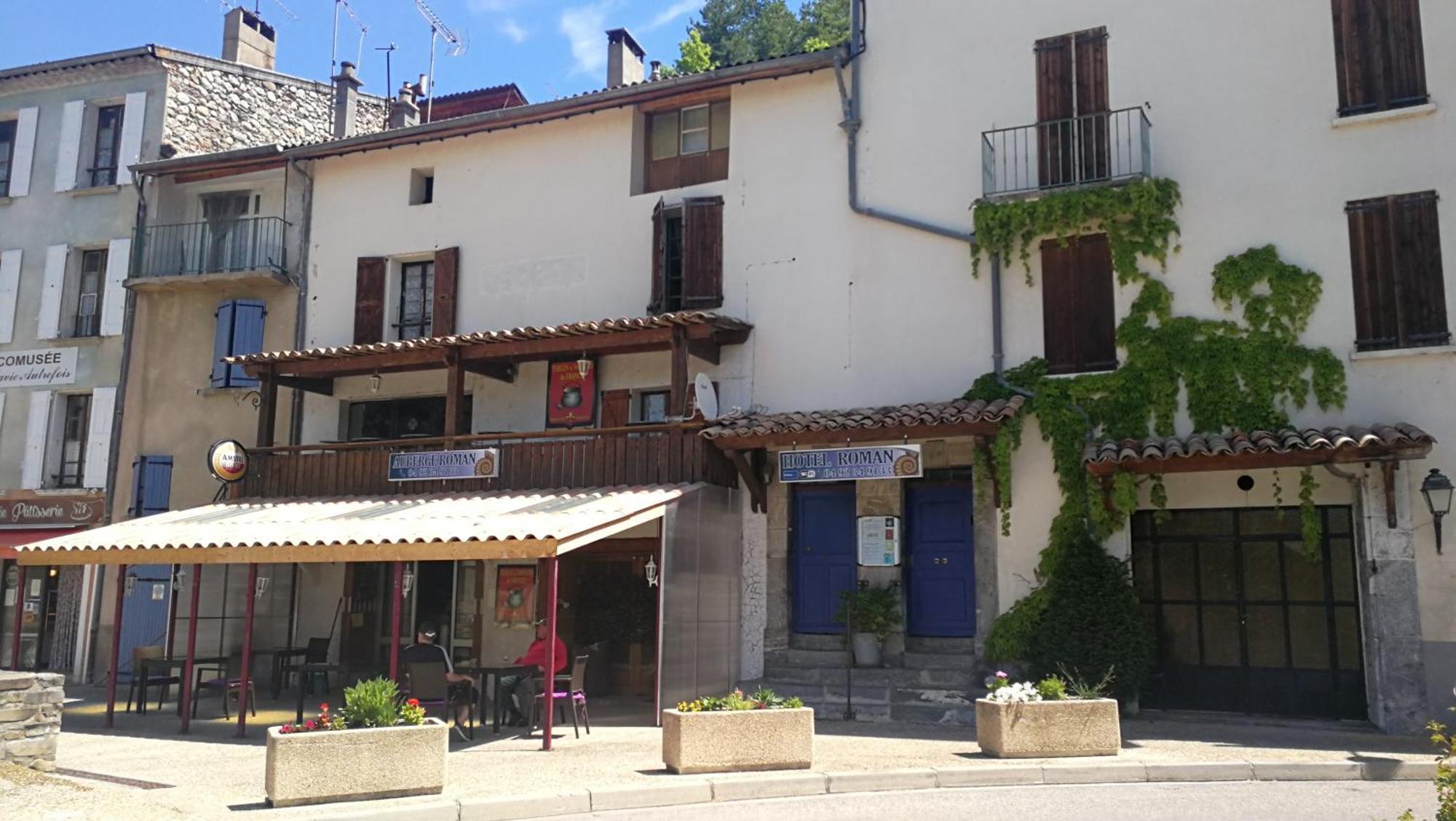 La Javie Auberge Roman מראה חיצוני תמונה